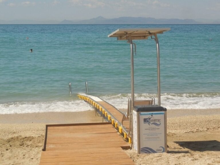Εγκατάσταση συστήματος πρόσβασης ΑμΕΑ στην παραλία Μαύρου Μώλου