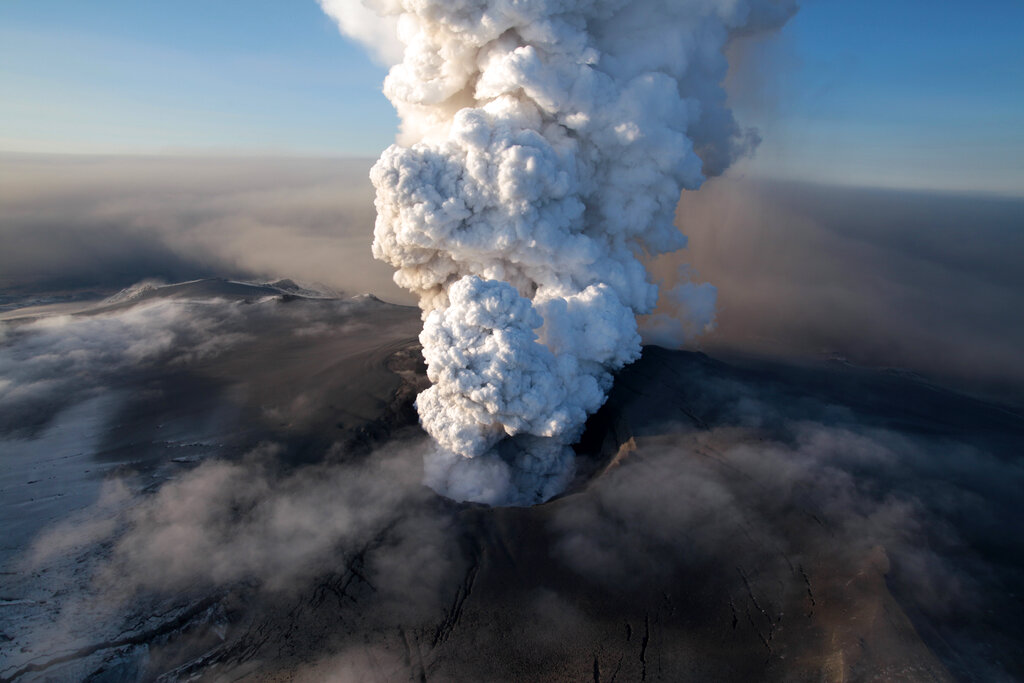 Ισλανδία: Αυξημένη πιθανότητα έκρηξης του ηφαιστείου Φάγκρανταλσφιάτλ
