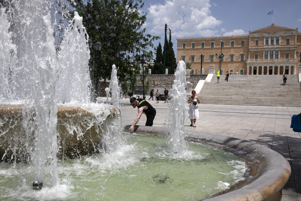 Καύσωνας «Κλέων»: Έκτακτο δελτίο από την ΕΜΥ για εξαήμερο ζέστης – Πού θα δείξει 40 το θερμόμετρο