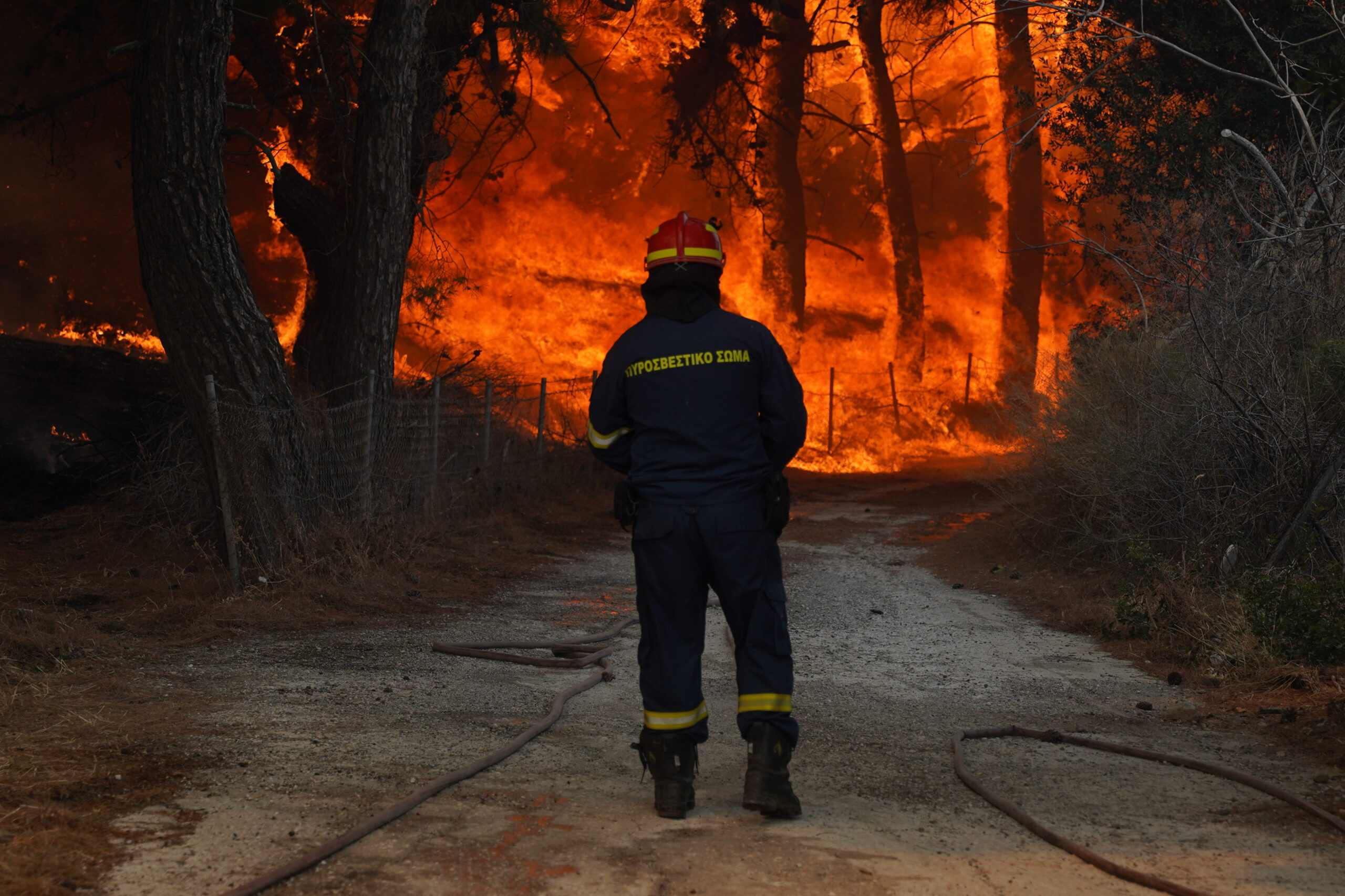 Εμπρησμός: Έγκλημα που στοιχίζει ζωές αλλά σπάνια τιμωρείται στο δικαστήριο