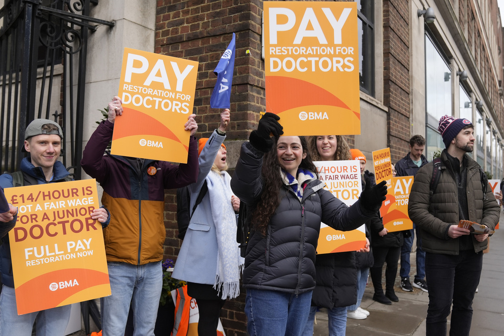 Βρετανία: Ιατρική Ένωση ανακοίνωση τετραήμερη απεργία για τους νέους γιατρούς