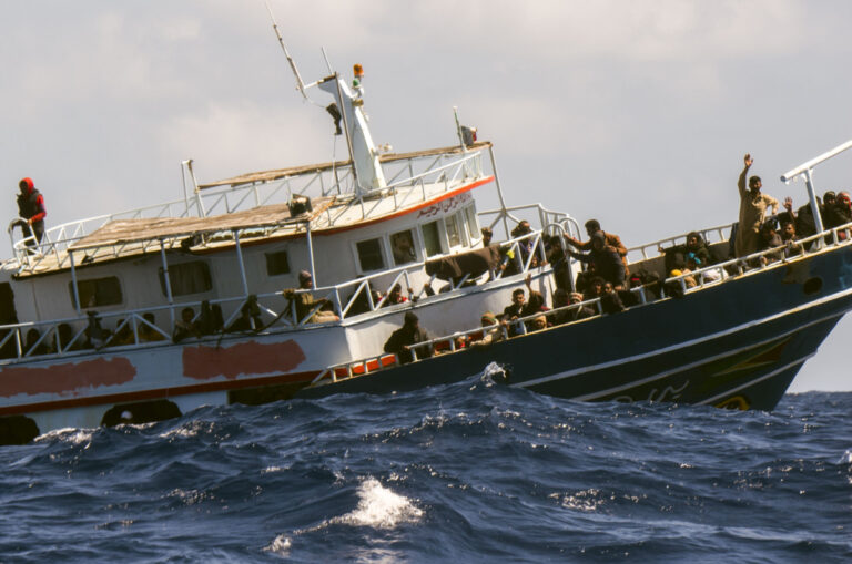 Ισπανία: Σκάφος με περίπου 200 μετανάστες εντοπίστηκε στα ανοιχτά των Καναρίων Νήσων