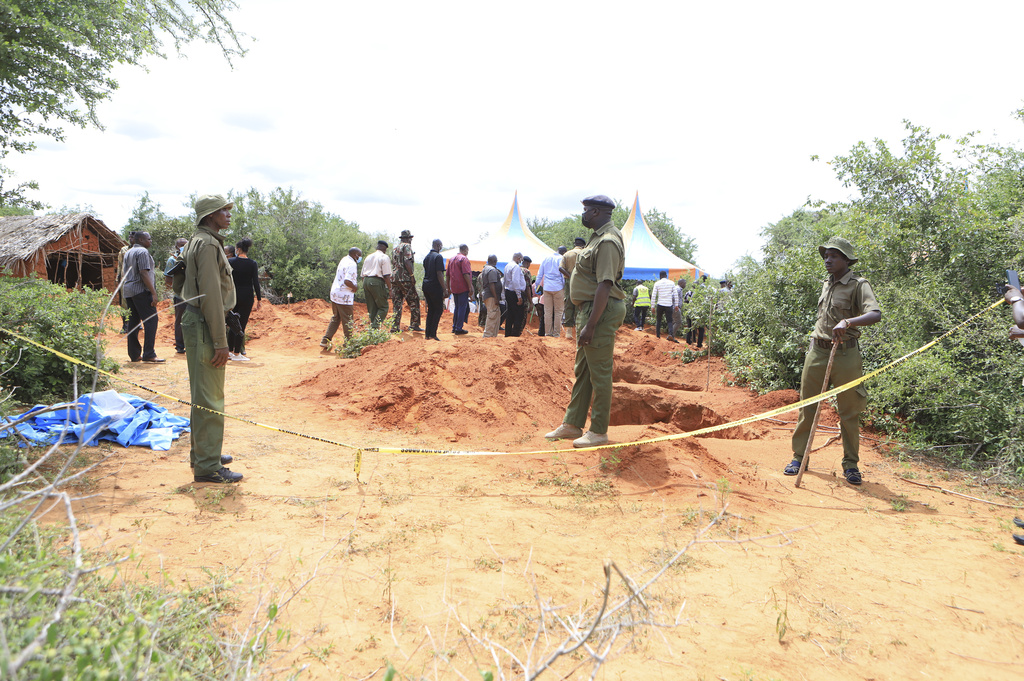 Μέλη αίρεσης τα εκατοντάδες θύματα που διαρκώς εντοπίζονται σε ομαδικούς τάφους στην Κένυα
