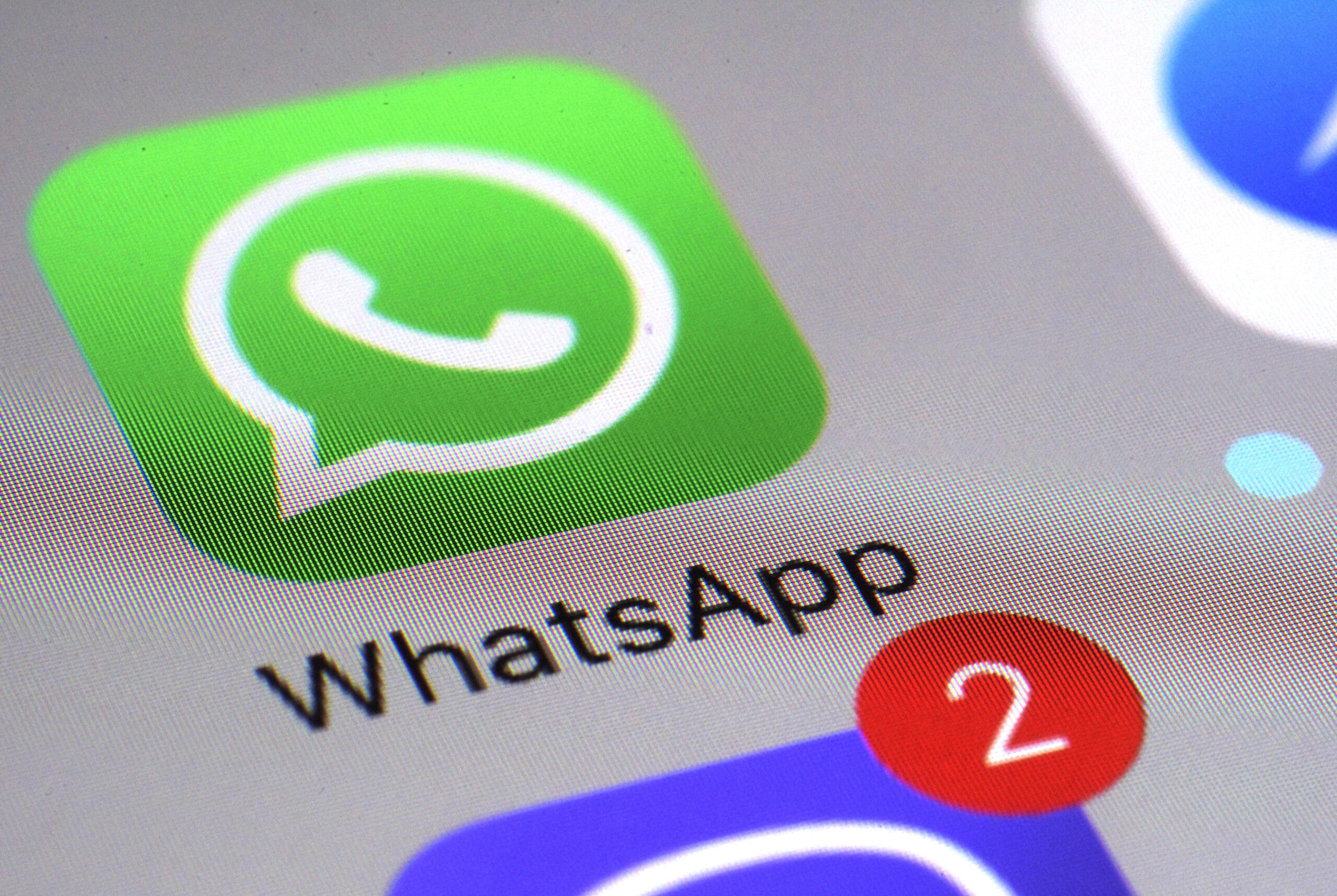 Μήπως «κόλλησε» το WhatsApp σας; Προβλήματα στην εφαρμογή για εκατομμύρια χρήστες