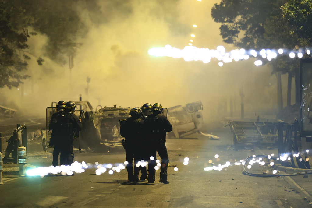 Ταραχές στη Γαλλία: Ένα έτος φυλάκισης σε 19χρονο που έδινε αμοιβή για δολοφονία αστυνομικού