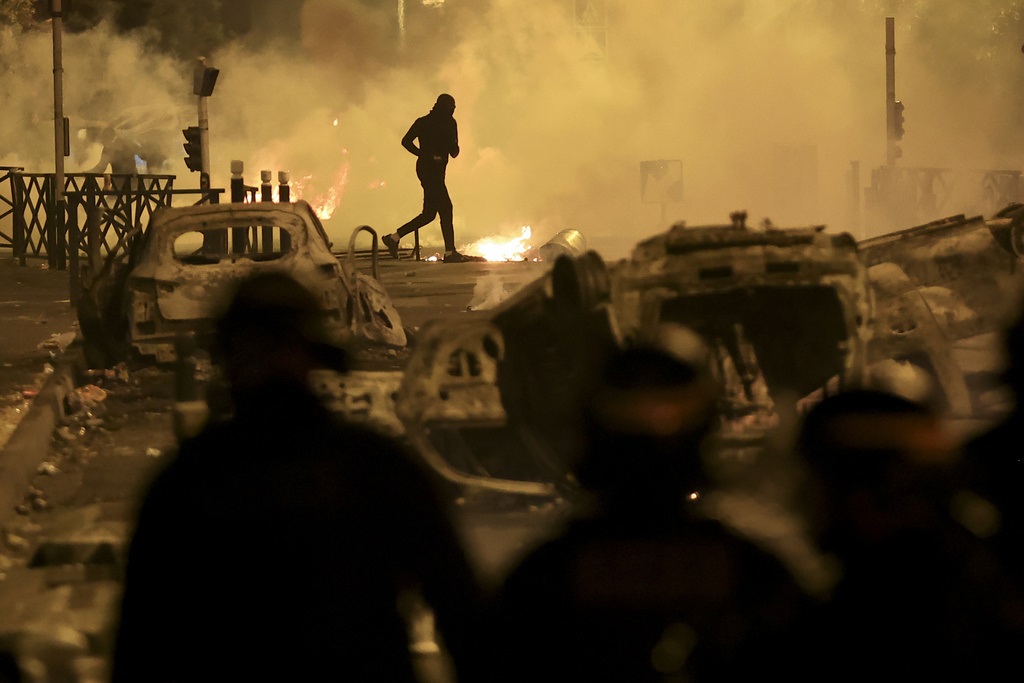 Γαλλία: Έκκληση της οικογένειας του αδικοχαμένου 17χρονου για τερματισμό της βίας – Η κατάθεση του συνοδηγού του Ναέλ