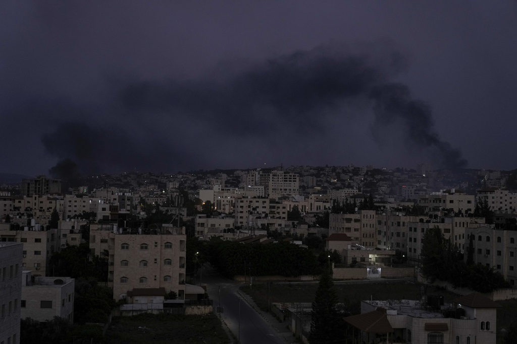 Ο στρατός του Ισραήλ βομβαρδίζει τη Λωρίδα της Γάζας μετά τις εκτοξεύσεις ρουκετών από Παλαιστίνιους – Aποσύρεται από την Τζενίν