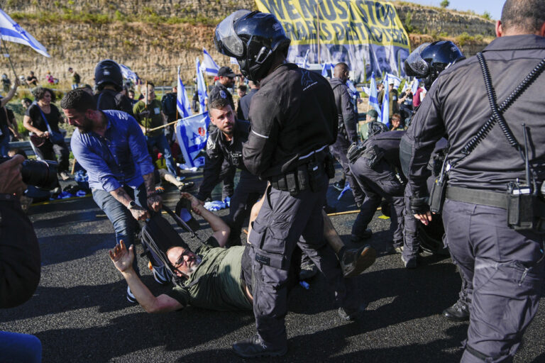 Iσραήλ: Εγκρίθηκε σε πρώτη ανάγνωση η αμφιλεγόμενη μεταρρύθμιση – Φουντώνουν οι διαδηλώσεις