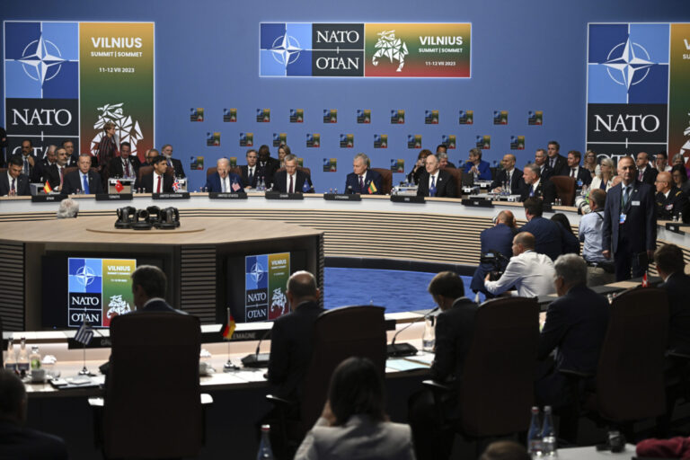Σύνοδος ΝΑΤΟ: Το Βερολίνο δεσμεύεται για την παροχή επιπλέον όπλων στην Ουκρανία