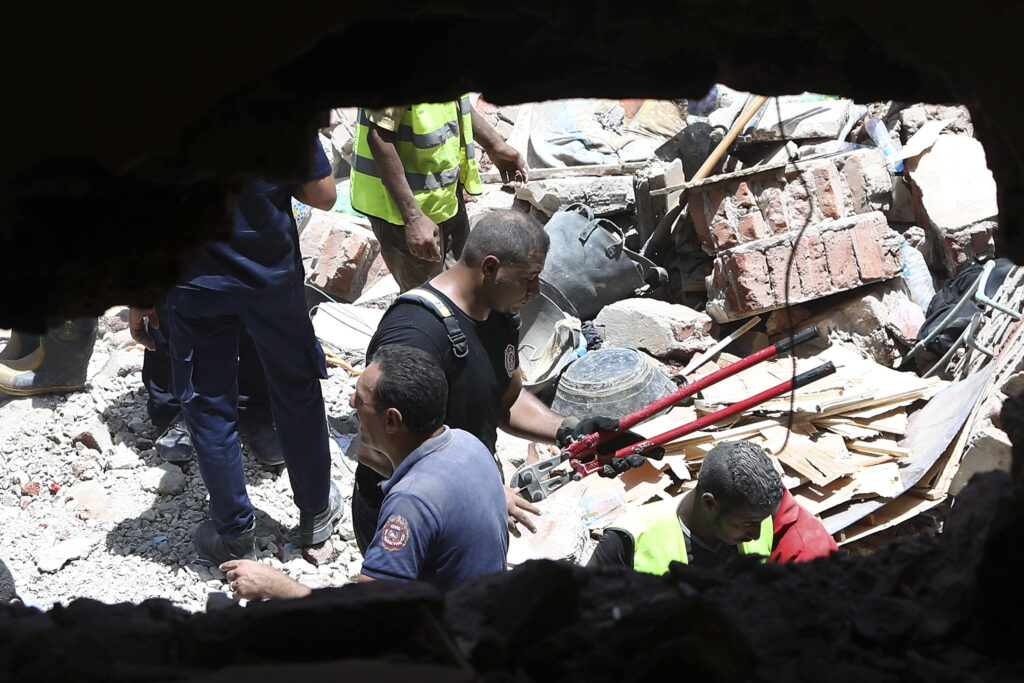 Αίγυπτος: Τουλάχιστον οκτώ νεκροί από κατάρρευση πενταώροφου κτιρίου στο Κάιρο