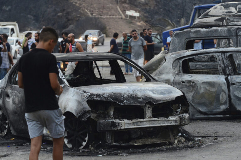 Αλγερία -Τυνησία: Σκηνικό πολέμου στον απόηχο των πυρκαγιών και του καύσωνα
