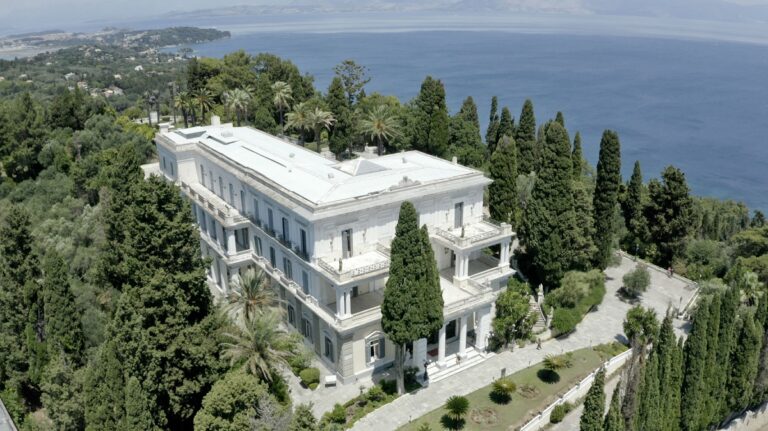 Κέρκυρα: Παραιτήθηκε ο διευθυντής του Αχίλλειου Αν. Διαβάτης