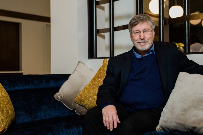 Ο Dr. Bessel van der Kolk, ο «σύγχρονος Σίγκμουντ Φρόιντ» του τραύματος, έρχεται στην Αθήνα