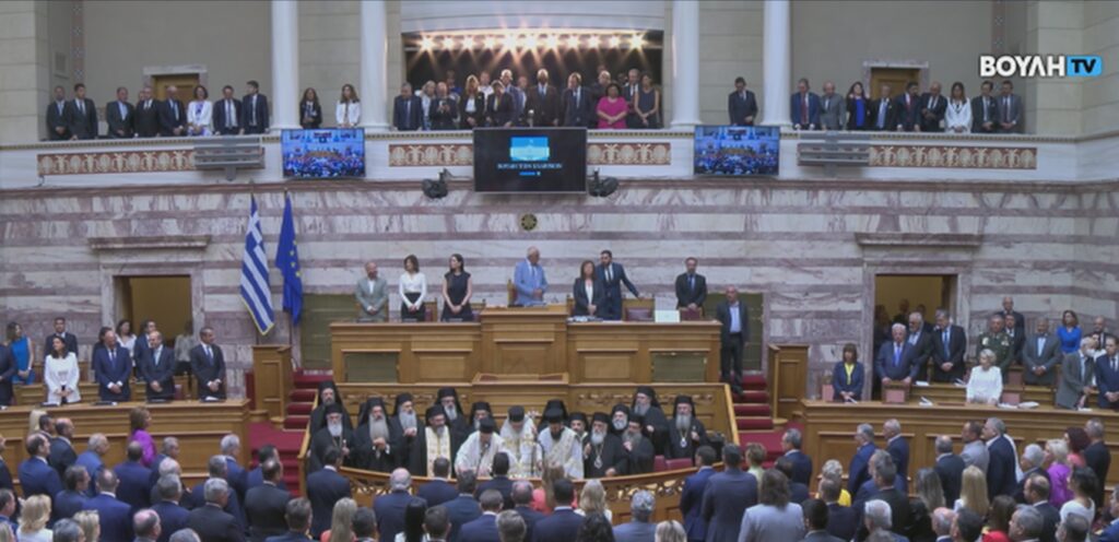 Ορκίστηκε η νέα Βουλή – Βίντεο και φωτογραφίες