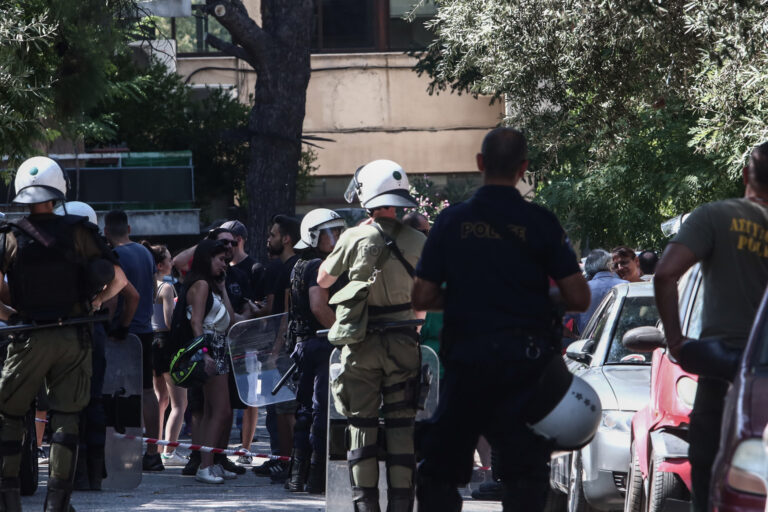 ΣΥΡΙΖΑ για έξωση μονογονεϊκής οικογένειας στα Πατήσια: Η βαρβαρότητα δεν έχει τελειωμό ακόμη και για 800 ευρώ
