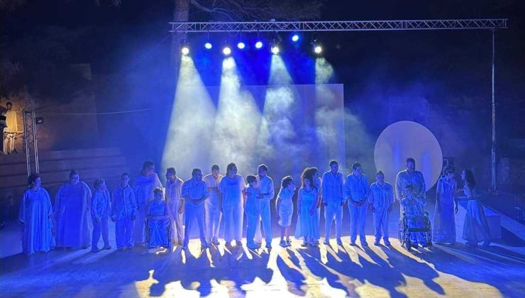 Χανιά: Το “Όνειρο καλοκαιρινής τρέλας” από τη θεατρική ομάδα ΑμεΑ ΑΝΤΙΗΡΩΕΣ στον Μυλοπόταμο