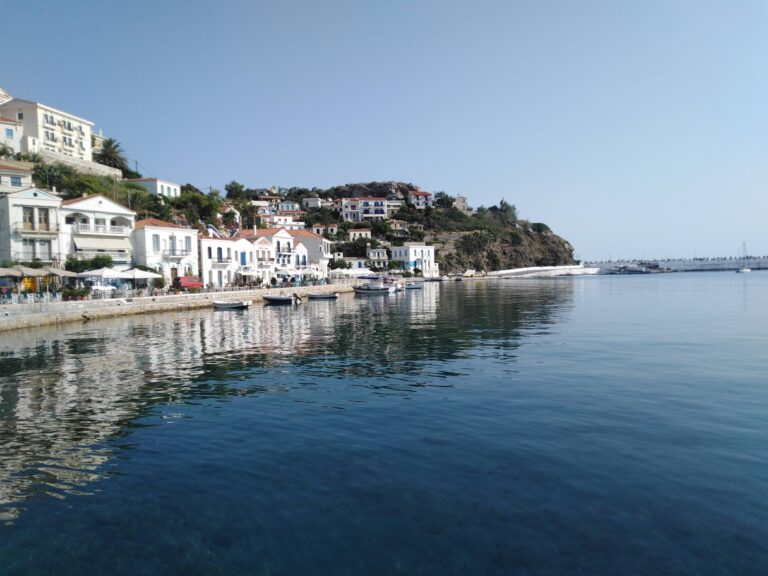 Συνεχίζονται οι αιτήσεις τουριστικών καταλυμάτων και ακτοπλοϊκών για το πρόγραμμα κοινωνικού τουρισμού συνταξιούχων ελεύθερων επαγγελματιών