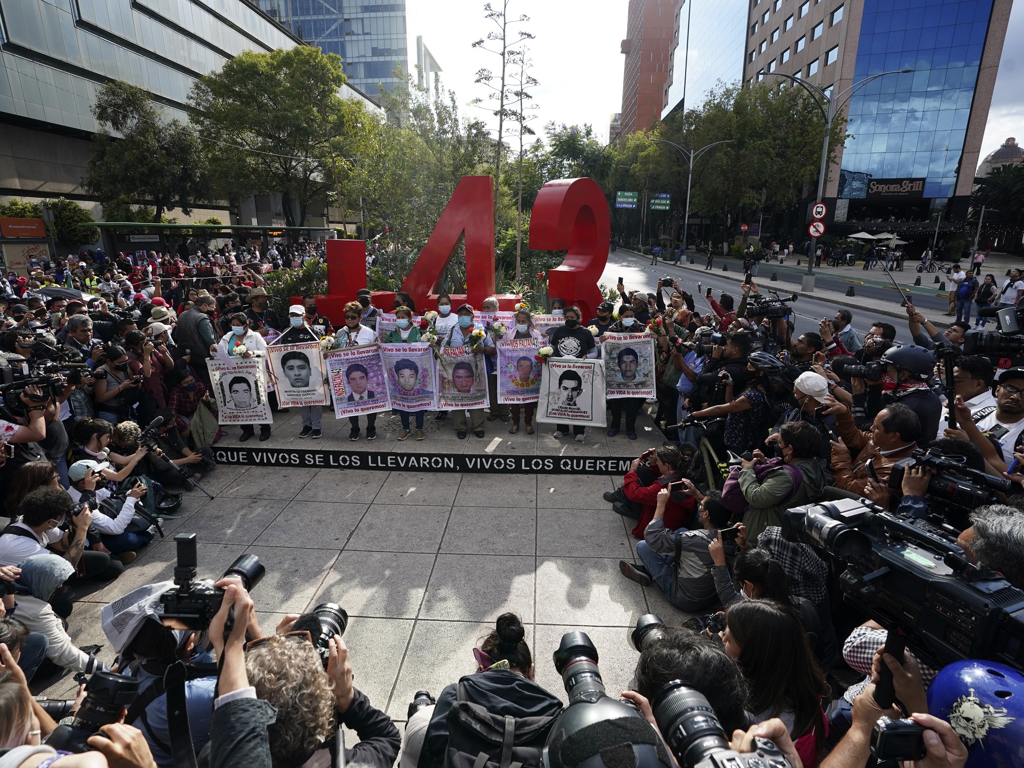 Ξένοι ειδικοί: Το κράτος του Μεξικού συγκαλύπτει στοιχεία για τους εξαφανισμένους φοιτητές