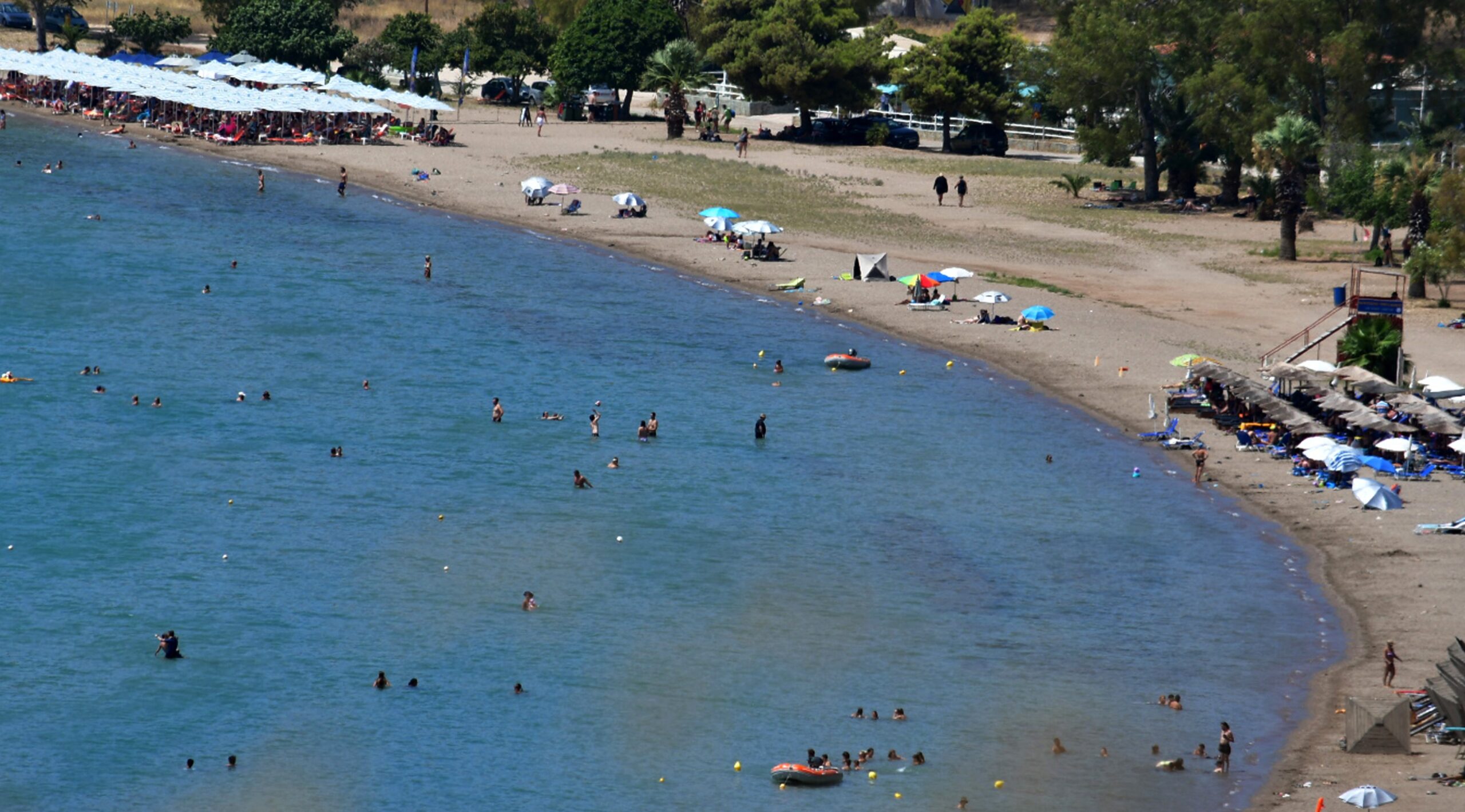 Ο καιρός με την Ν. Ζιακοπούλου: Με υποφερτή ζέστη το Σαββατοκύριακο – Επιμένει ο ισχυρός βοριάς στο Αιγαίο