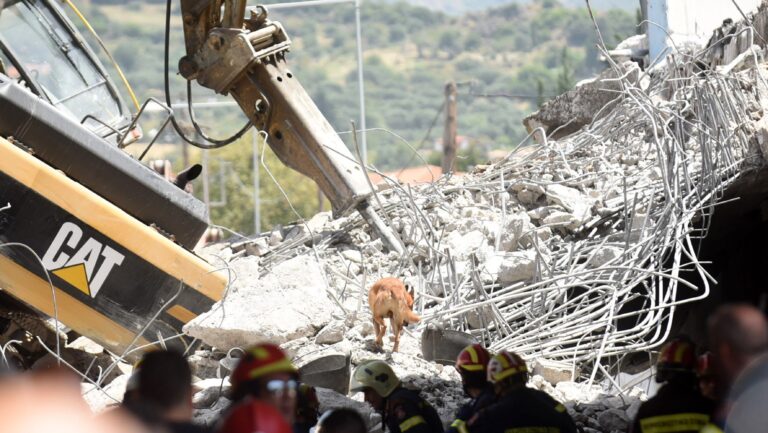 Η ενημέρωση για την κατάρρευση της γέφυρας στην Πάτρα