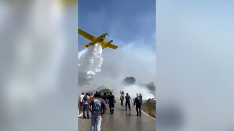 Βίντεο: Εντυπωσιακά πλάνα από τις φωτιές με ρίψεις νερού από εναέρια μέσα