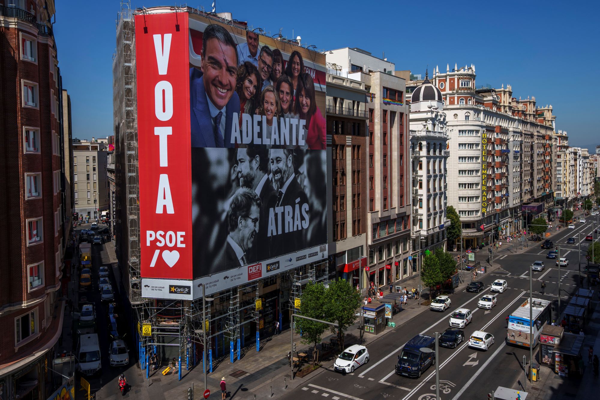 Εκλογές στην Ισπανία: «Μπροστά» το συντηρητικό Λαϊκό Κόμμα από το Σοσιαλιστικό του Σάντσεθ – Δύο νέες δημοσκοπήσεις