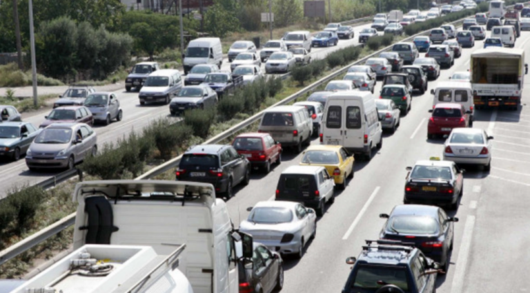 Θεσσαλονίκη: Σύγκρουση δύο ΙΧ στον Περιφερειακό με υλικές ζημίες
