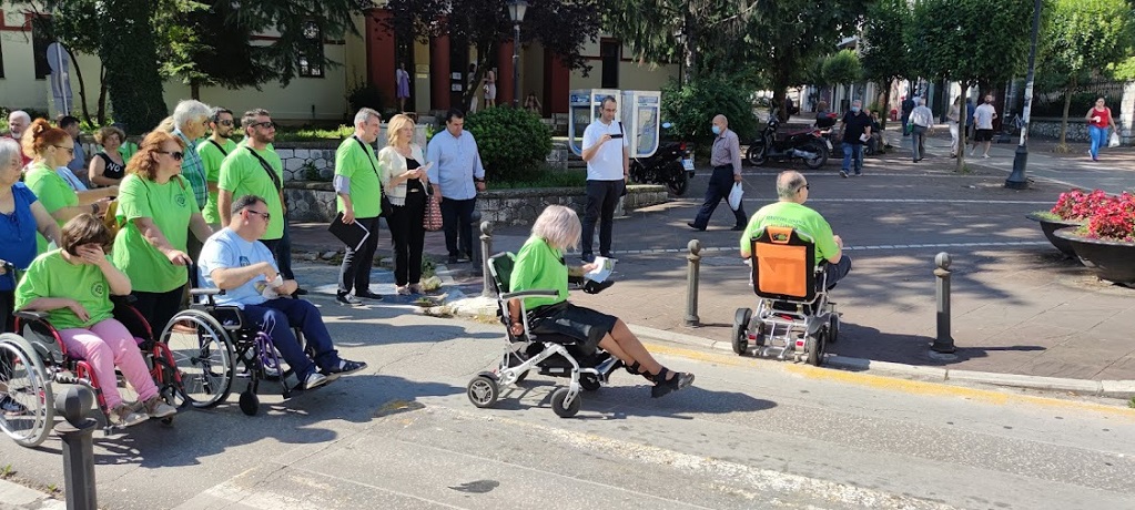 «Επιστρέφω σε πέντε λεπτά»…