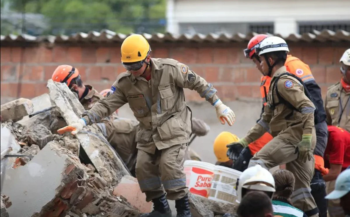 Κατάρρευση πολυκατοικίας στη Βραζιλία: Τουλάχιστον 14 νεκροί