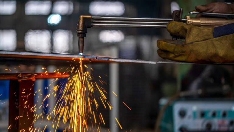 ΕΛΣΤΑΤ: Μειώθηκε 13,7% ο γενικός δείκτης κύκλου εργασιών στη βιομηχανία τον Μάιο