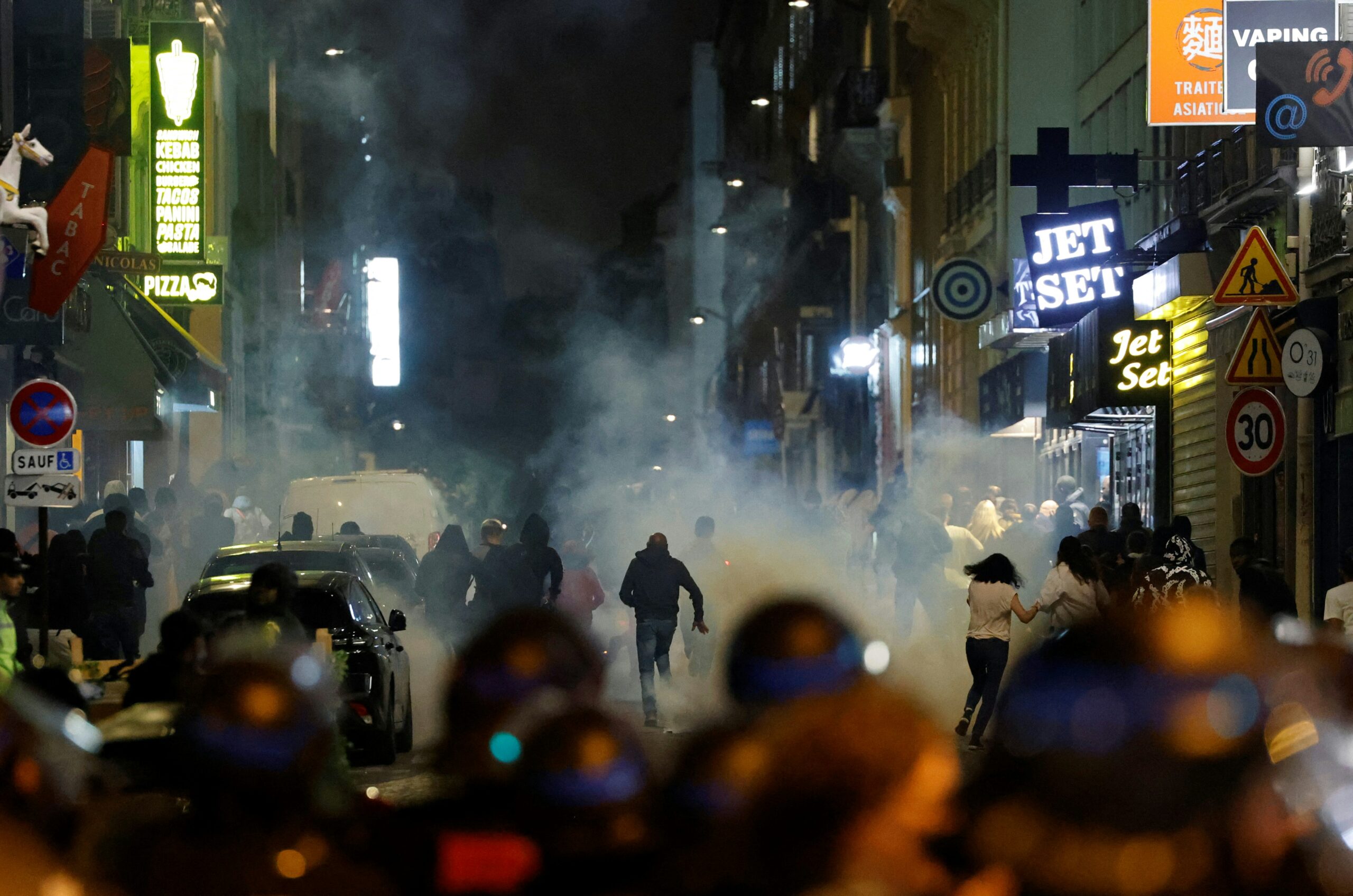 Οδοιπορικό στη Ναντέρ όπου έπεσε νεκρός ο 17χρονος Ναέλ – Τι κατέγραψε η κάμερα της ΕΡΤ