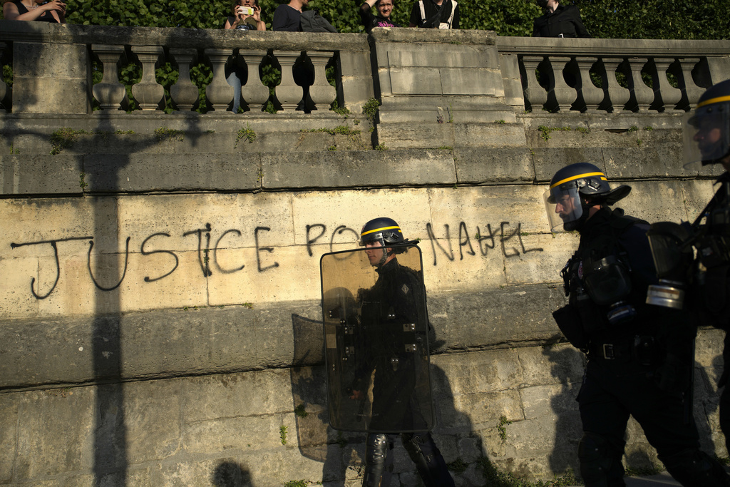 Γαλλία: Ακροδεξιός συγκέντρωσε μέσω εκστρατείας 670.000 ευρώ υπέρ του αστυνομικού που σκότωσε τον 17χρονο