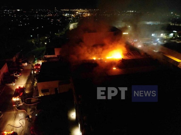 Ηράκλειο: Υπο μερικό έλεγχο η φωτιά σε χώρο γραφείων στην ΒΙΠΕ – Σοβαρές ζημιές σε πιεστήριο εφημερίδας (βίντεο)