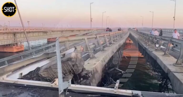 Ρωσία: Αποκαθίσταται εν μέρει η κυκλοφορία των αυτοκινήτων στη γέφυρα της Κριμαίας