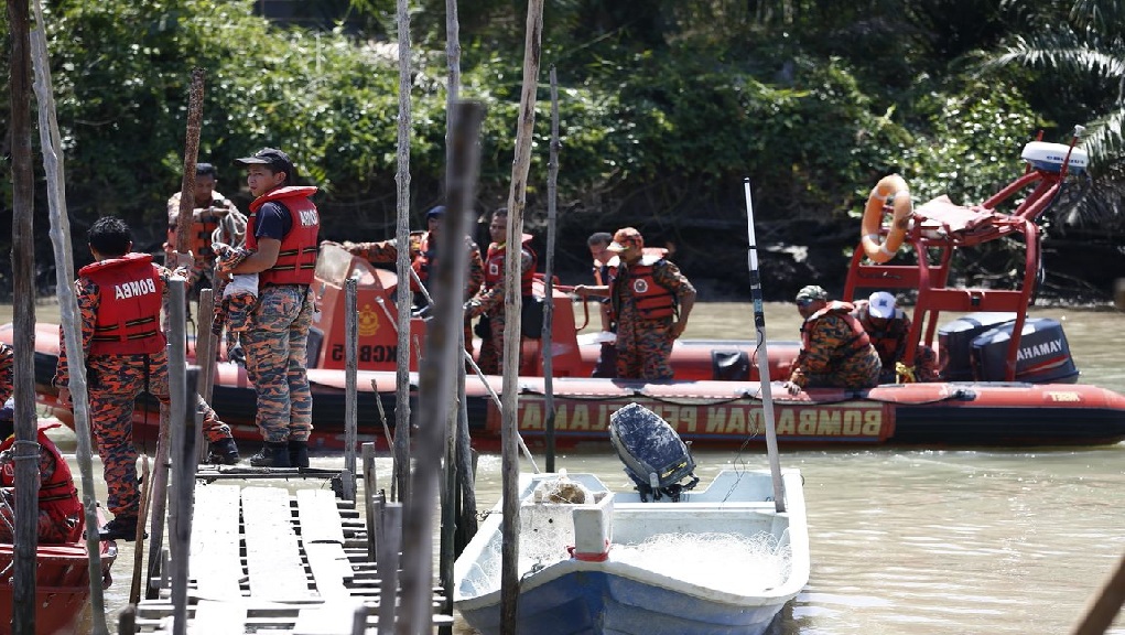 Ινδονησία: Τουλάχιστον 15 νεκροί στο ναυάγιο επιβατικού πλοίου στην Κελέβη – Αγνοούνται 19 άτομα