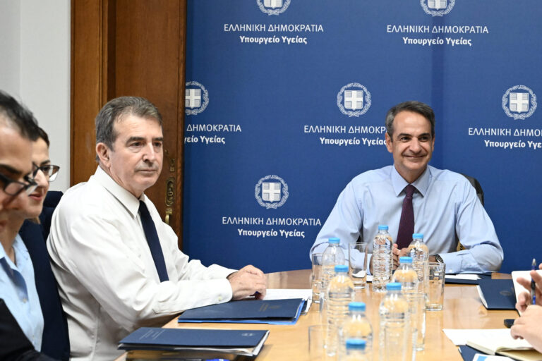Επίσκεψη Κ. Μητσοτάκη στο Υπ. Υγείας – Συνεχείς οι συσκέψεις ενόψει των προγραμματικών δηλώσεων