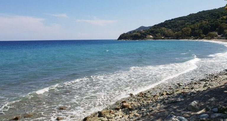 Ανάσυρση 75χρονου χωρίς τις αισθήσεις του από θαλάσσια περιοχή της παραλίας «Κουτσουπιά» του δήμου Αγιάς Λάρισας