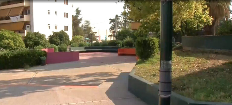 «Αν ήταν πιο μικρός μπορεί να είχε άλλη κατάληξη» – Τι λένε στην ΕΡΤ οι γονείς του παιδιού που έπαθε ηλεκτροπληξία σε πάρκο