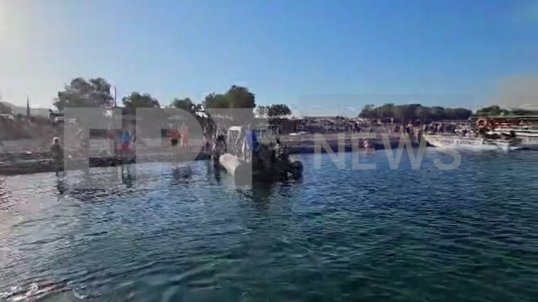 Φωτιά στη Ρόδο: Βίντεο με την επιχείρηση απεγκλωβισμού τουριστών από τις παραλίες