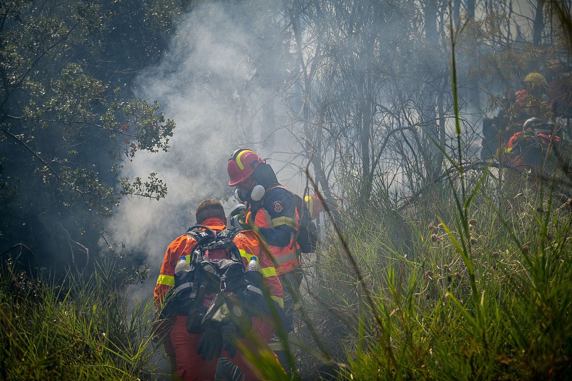 Πυρκαγιά ξέσπασε σε αποθηκευτικό χώρο κάβας στη Μάνδρα