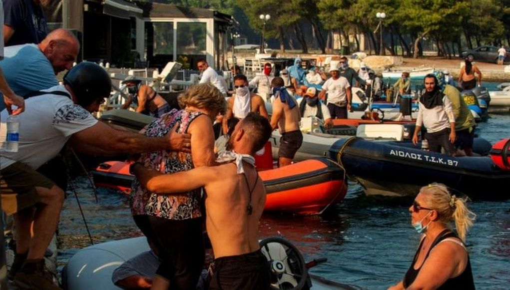 Προπονητές διεθνούς αγώνα ιστιοπλοΐας και 60 σκάφη βοήθησαν στη διάσωση 130 ατόμων στο Βόλο