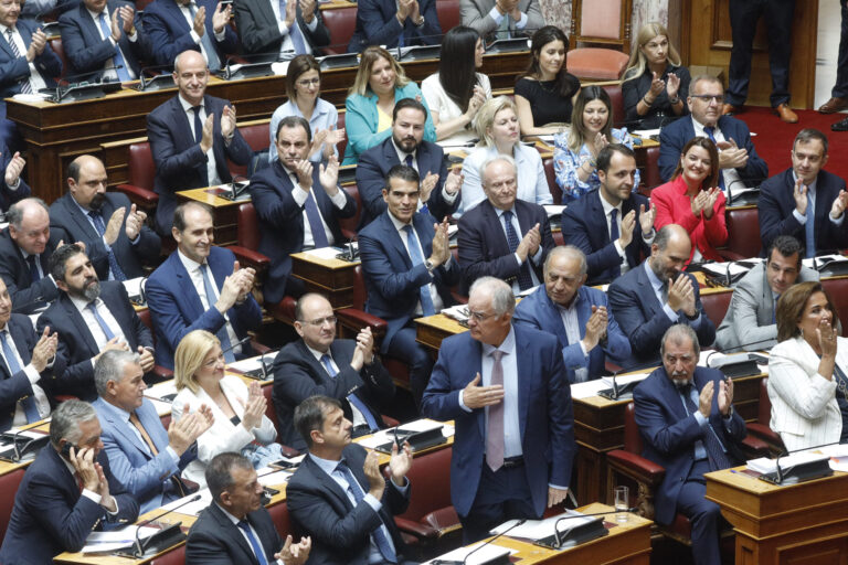 Βουλή: Επανεκλογή του Κωνσταντίνου Τασούλα στη θέση του προέδρου με 249 ψήφους