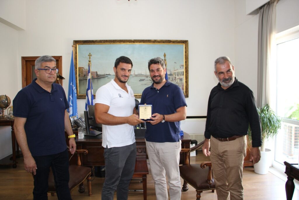 Χανίωτες αθλητές και αθλήτριες βράβευσε για τις διακρίσεις τους, ο Δήμαρχος Χανίων