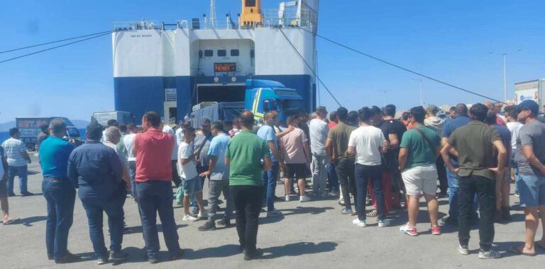 Έληξε η κινητοποίηση των ταξιτζήδων στο λιμάνι της Ρόδου