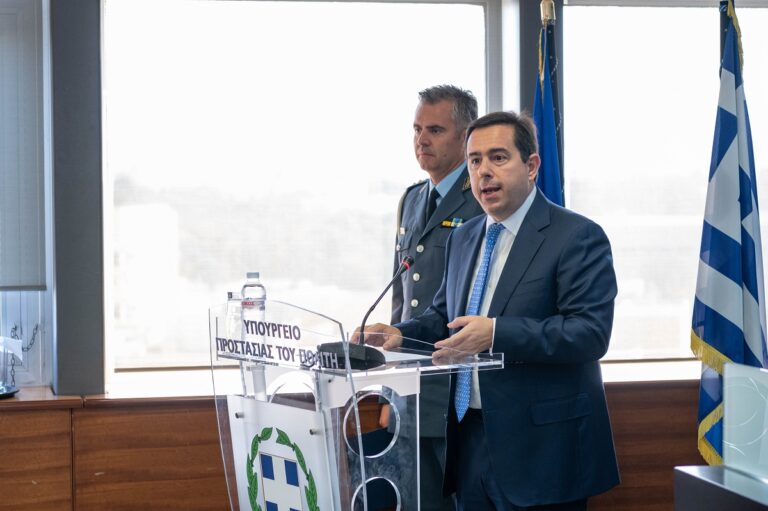Μηταράκης: Καθοριστική η συμβολή της ΕΛΑΣ στη μεγαλύτερη επιχείρηση εκκένωσης που έχει γίνει ποτέ στη χώρα μας