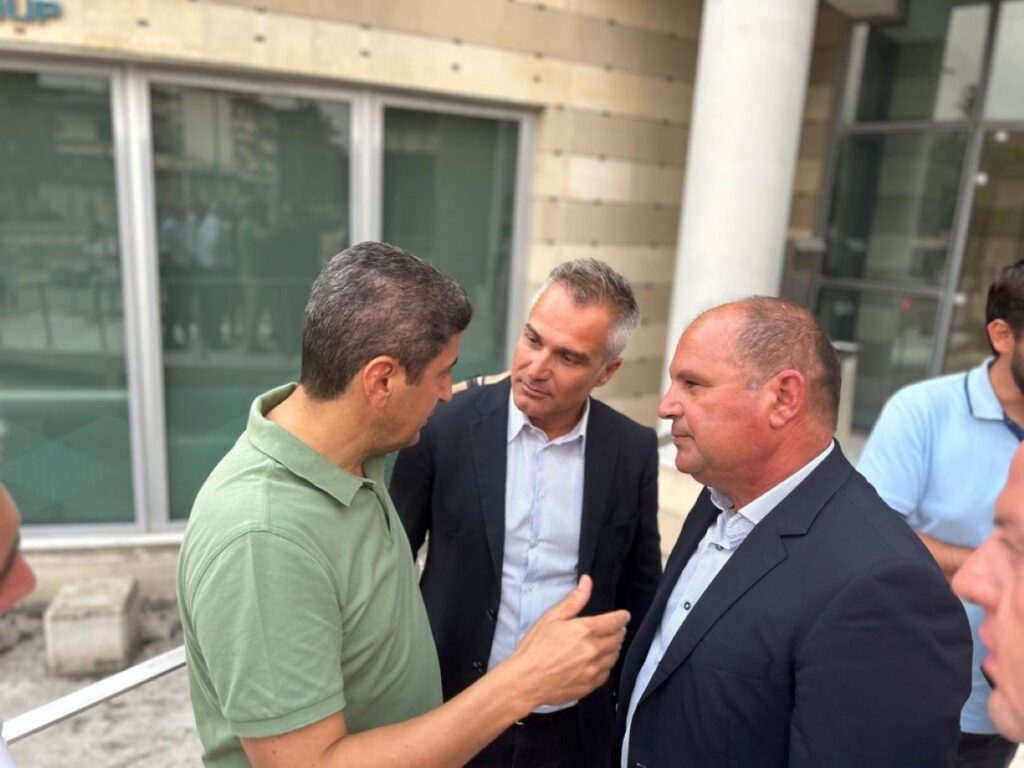 Λάροσα: Συνεχίζεται η περιοδεία του ΥπΑΑΤ στον Θεσσαλικό κάμπο
