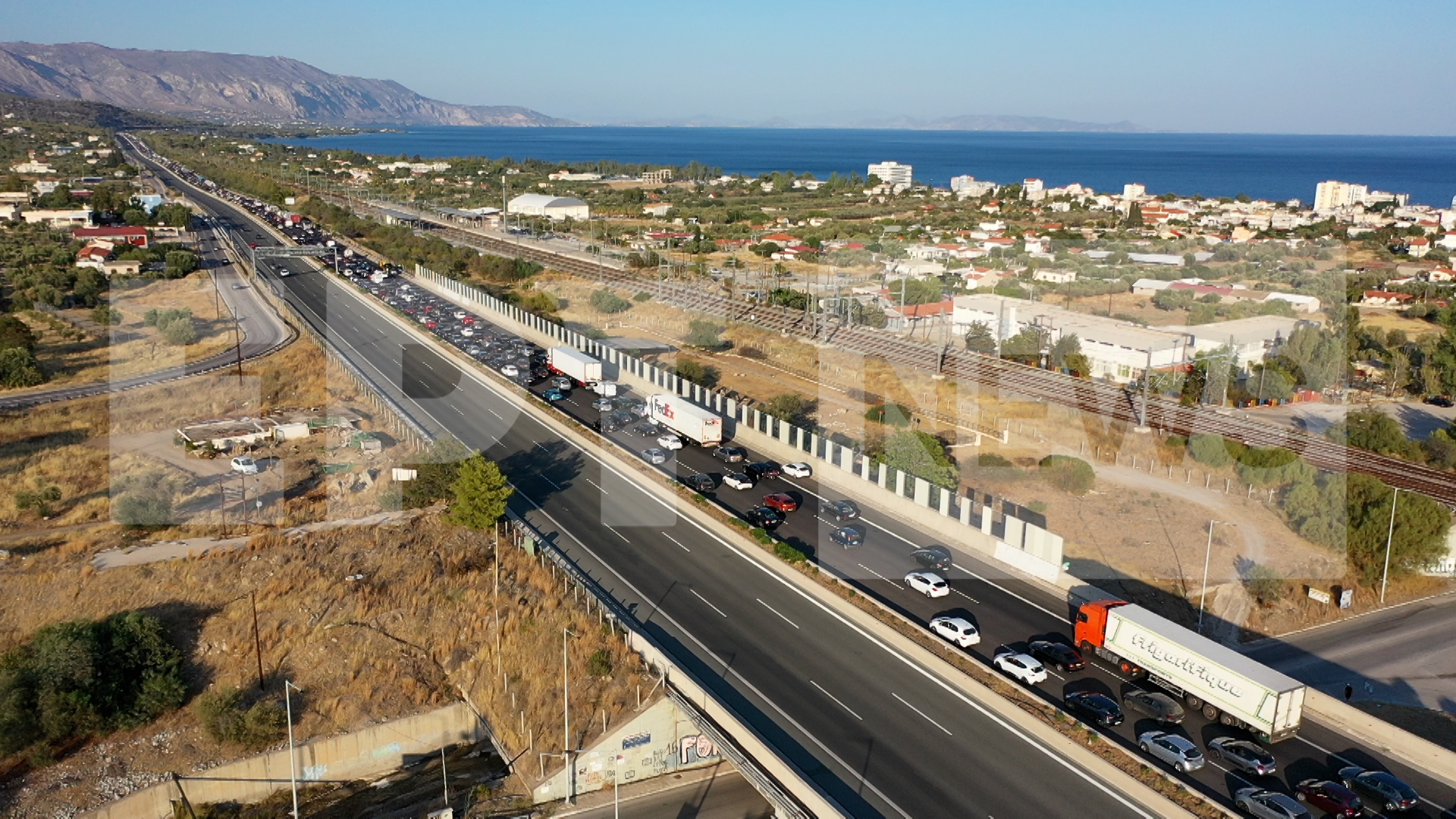 Φωτιά σε βυτιοφόρο: Ολοκληρώθηκε η μετάγγιση – Άνοιξε το ρεύμα προς Αθήνα στη νέα Εθνική Αθηνών – Κορίνθου