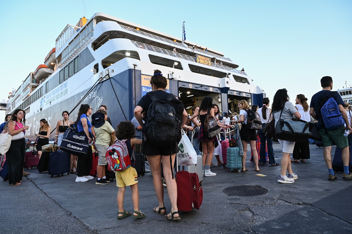 Αυξημένη η κίνηση στα λιμάνια Πειραιά, Ραφήνας και Λαυρίου