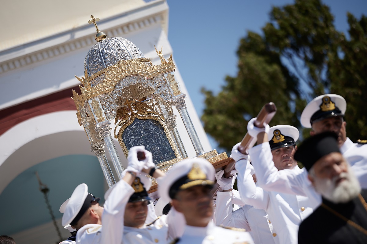 Εορτασμός Κοιμήσεως της Θεοτόκου: Τα μηνύματα της πολιτειακής και πολιτικής ηγεσίας