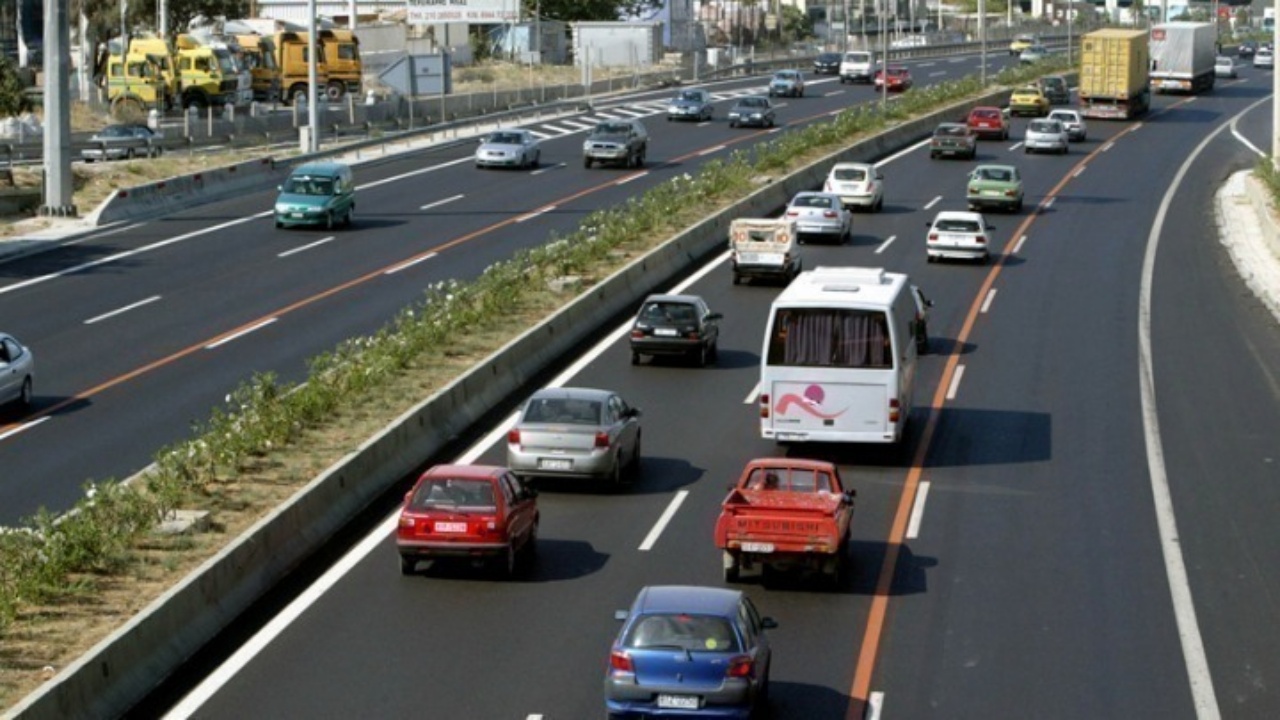 Θεσσαλονίκη: Καραμπόλα τεσσάρων ΙΧ στην περιφερειακή-Τραυματίστηκε ανήλικος